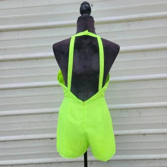 Very J Yellow Women's Halter Front Keyhole Open Back Polyester Short Romper M - Picture 12 of 15